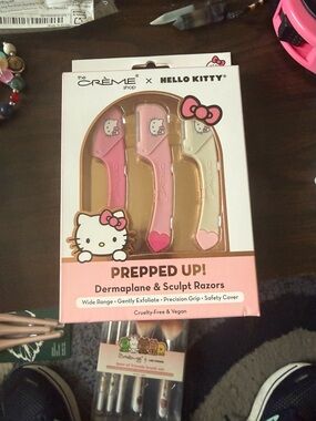 Hello Kitty Pink and Cream Prepped Up! Dermaplane & Sculpt Razor Set